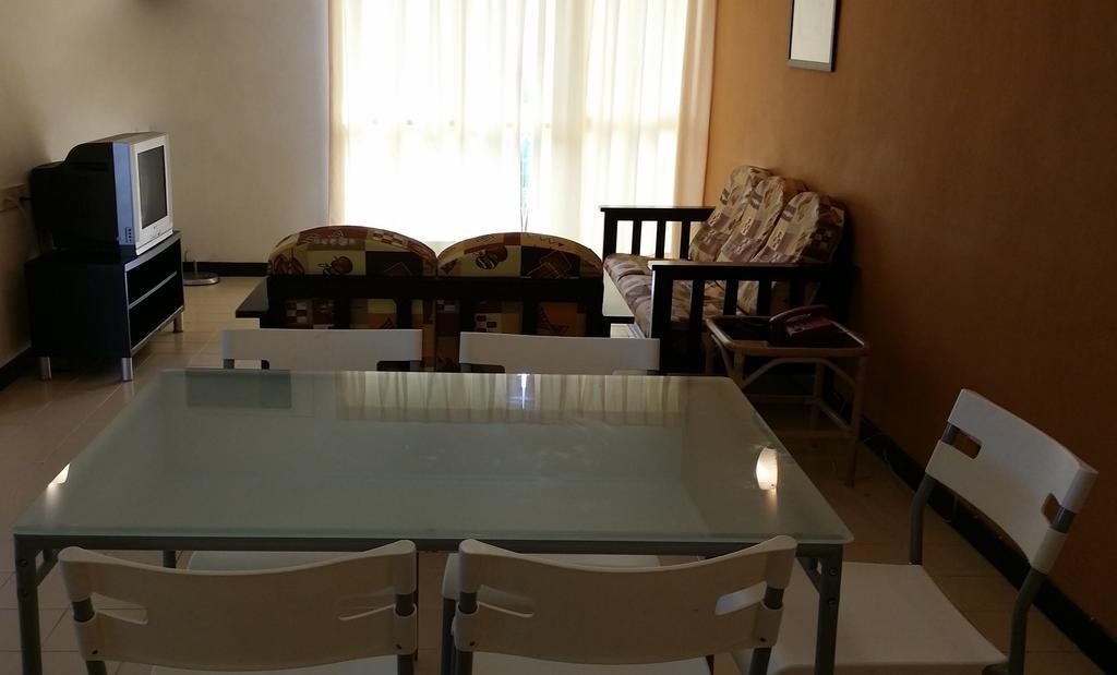 Jean Cleancomfy Apt Near Beach Batu Ferringhi Room photo