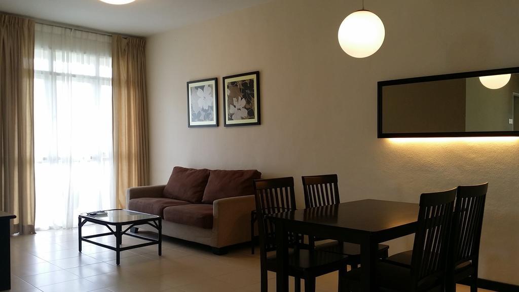 Jean Cleancomfy Apt Near Beach Batu Ferringhi Room photo