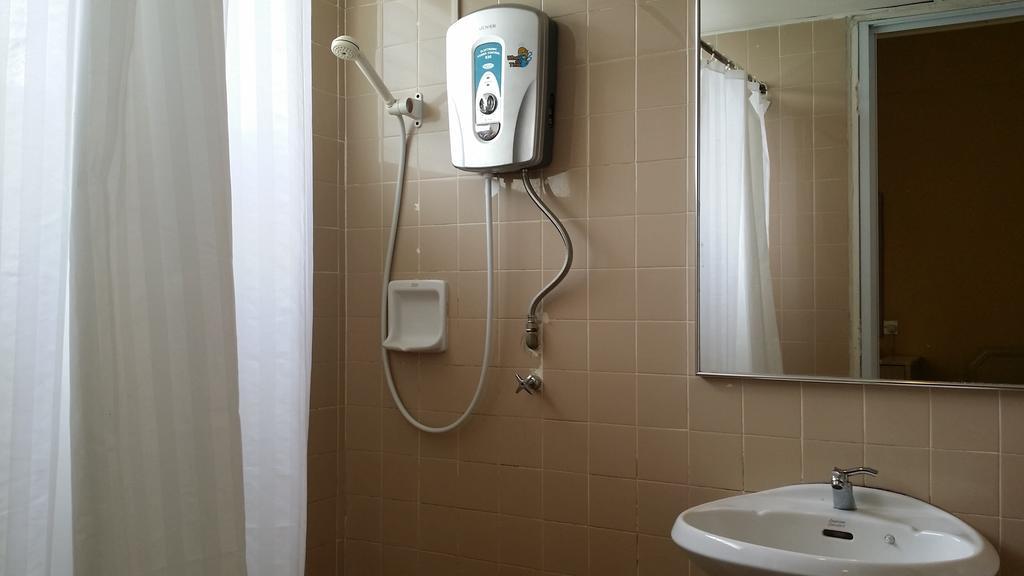Jean Cleancomfy Apt Near Beach Batu Ferringhi Room photo