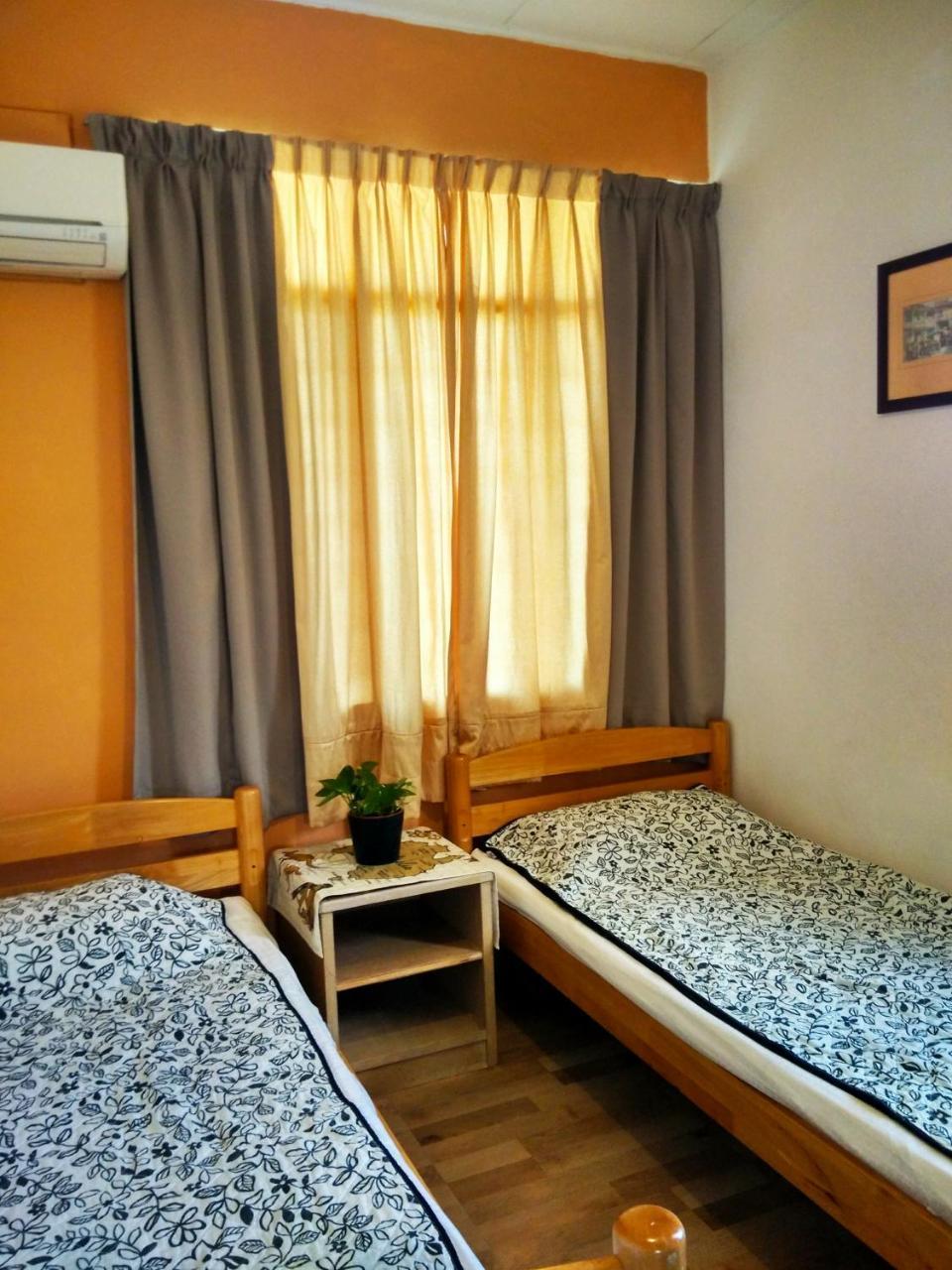 Jean Cleancomfy Apt Near Beach Batu Ferringhi Exterior photo